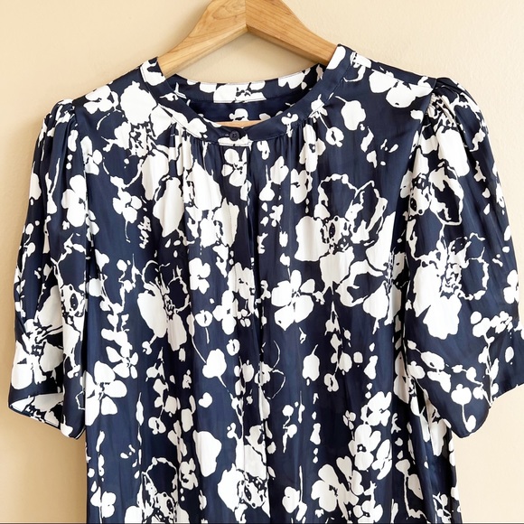 JOIE Devonia Blouse in Midnight Size Small Silky Floral Print MSRP $198 - Picture 3 of 15